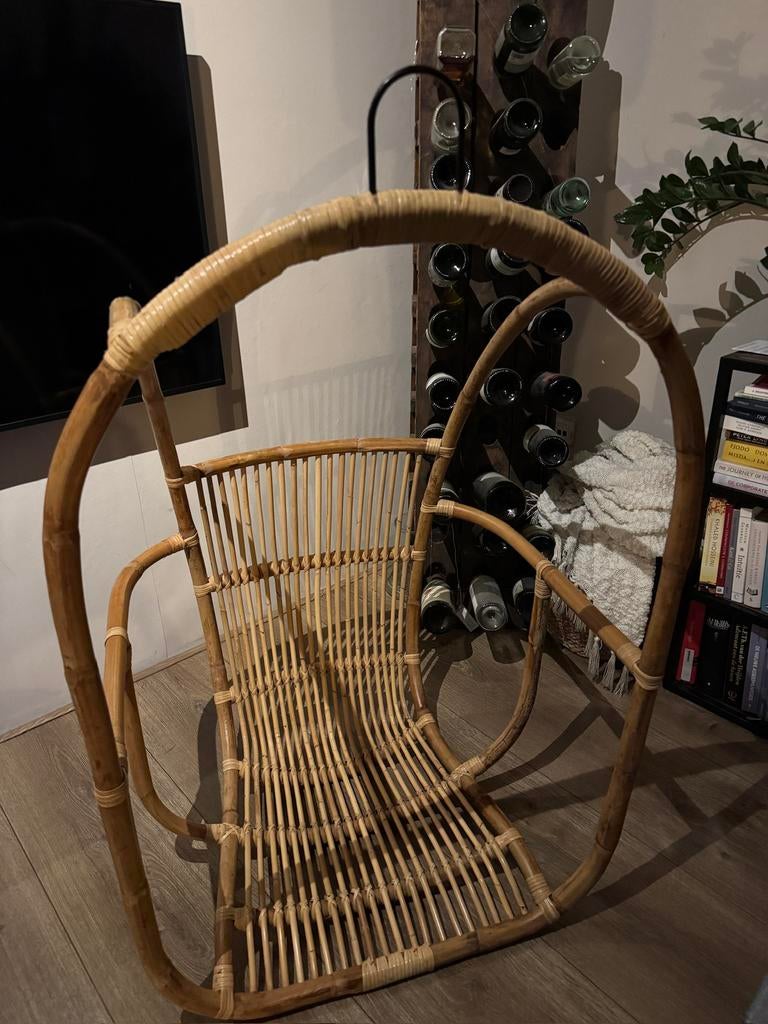 Hangstoel incl standaard, Huis en Inrichting, Stoelen, Ophalen, Zo goed als nieuw, Zwart, Eén