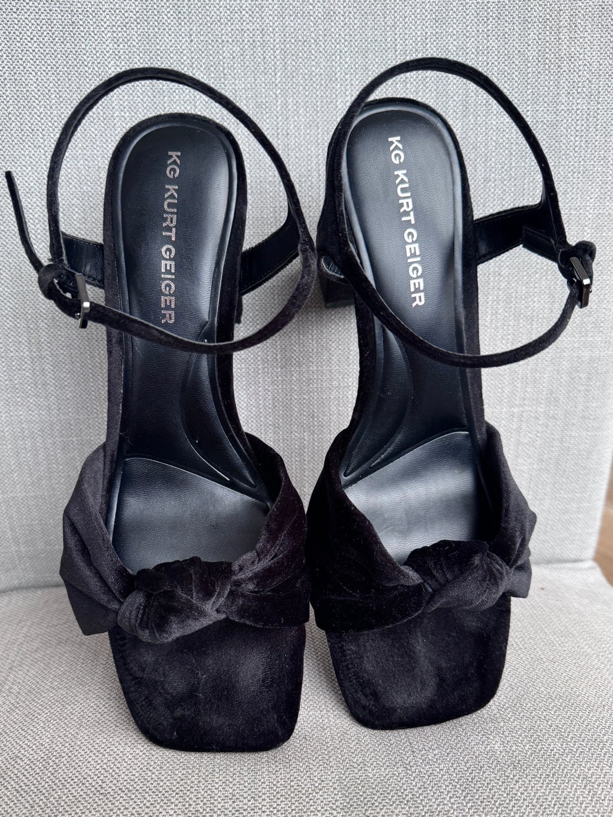 Kurt Geiger open teen hoge hak sandalen - Maat 42, Kleding | Dames, Schoenen, Zwart, Ophalen of Verzenden, Zo goed als nieuw, Schoenen met hoge hakken