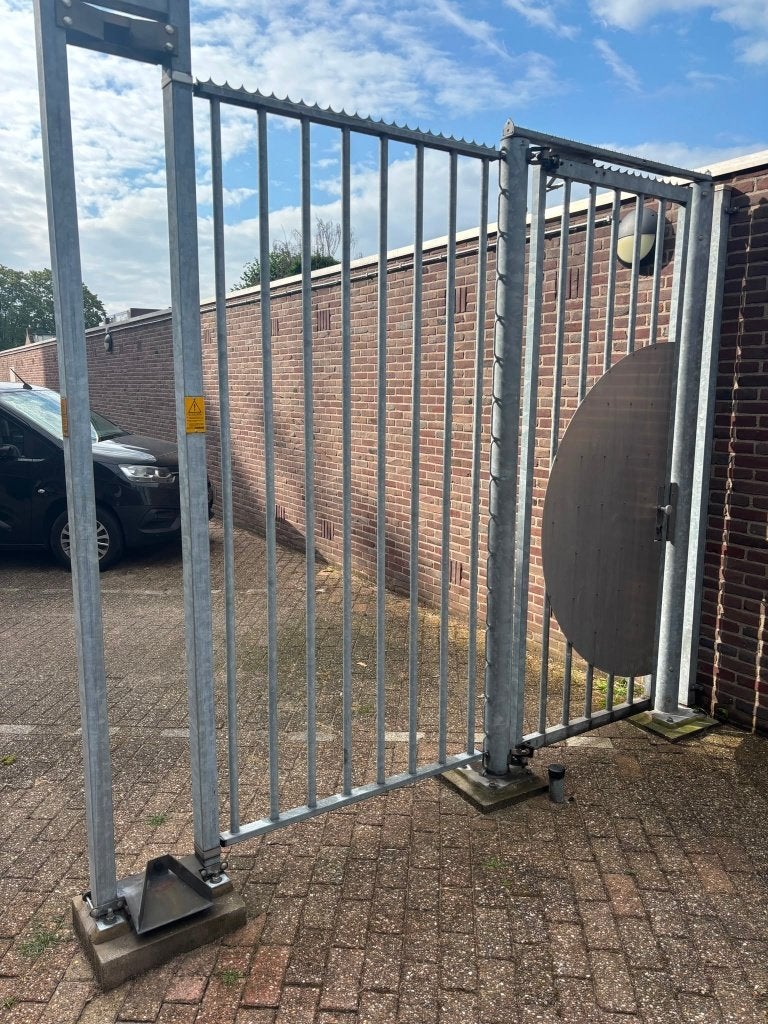 2 Electrische poorten + hekwerken, Ophalen, Gebruikt