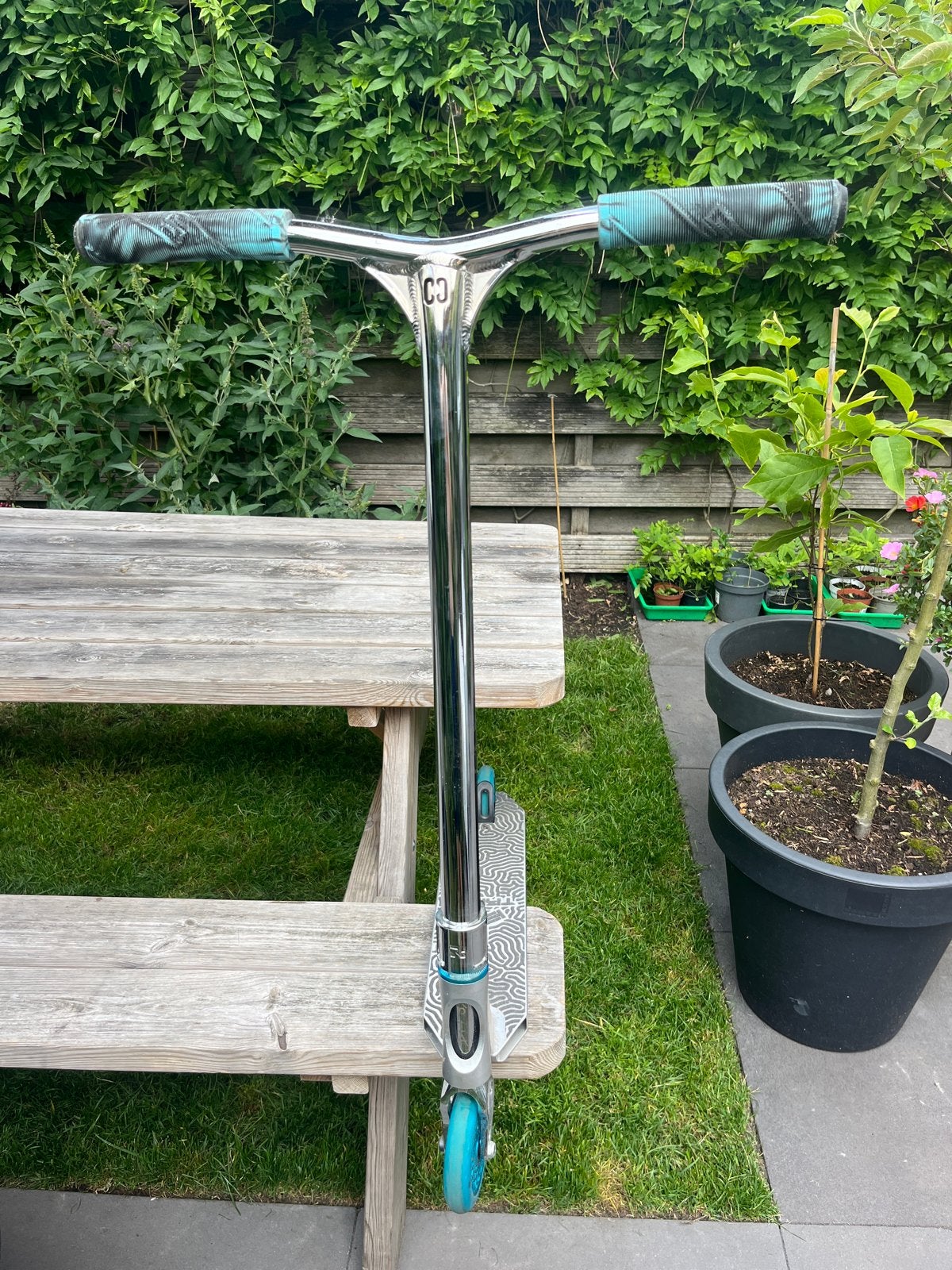Stuntstep met chroom T-bar en blauwe accenten, Fietsen en Brommers, Steps, Ophalen of Verzenden, Gebruikt, Gewone step