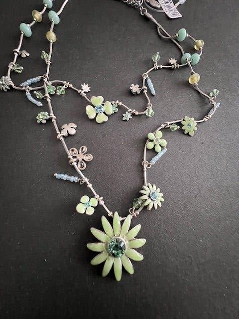 NIEUW PILGRIM Daisy Dubbele Ketting - Mat Zilver Pastelgroen, Overige materialen, Verzenden, Nieuw, Met hanger