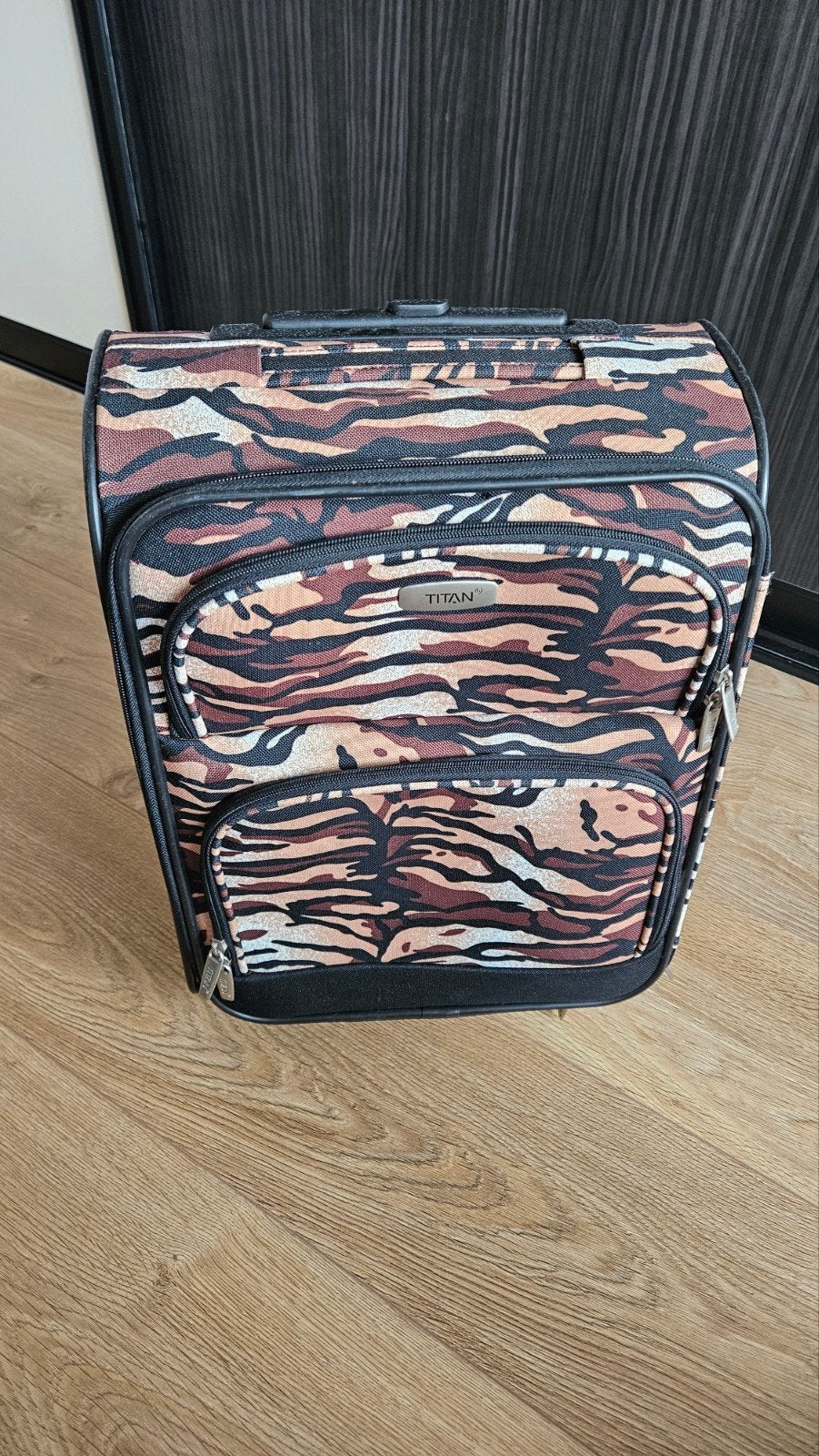Titan reiskoffer met camouflageprint, Overige materialen, Wieltjes, Gebruikt, 50 tot 60 cm