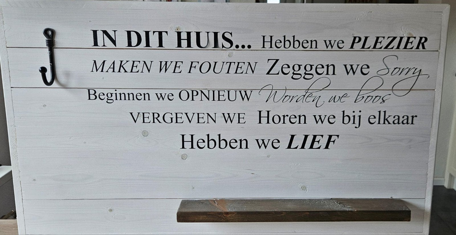 Wandbord met tekst en plankje - 100x57 cm, Ophalen, Gebruikt, Wit, Hout