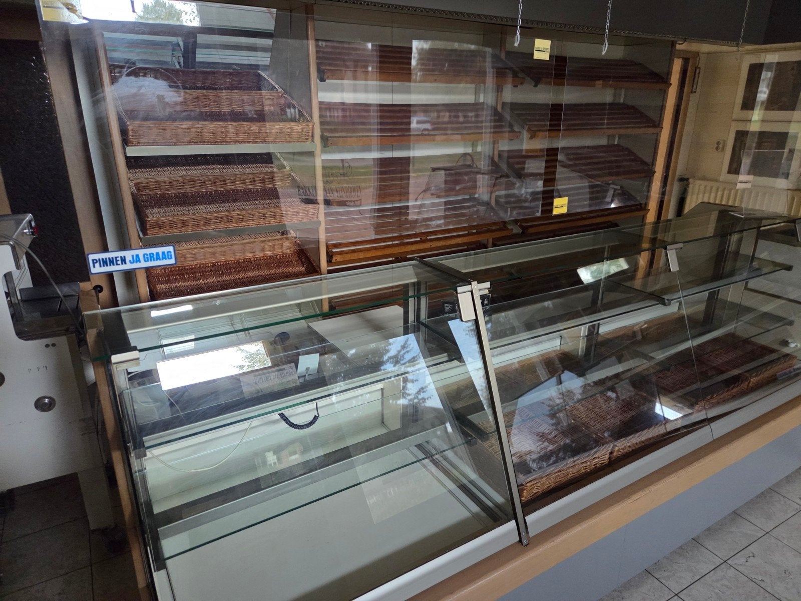 Complete Bakkerij Interieur - Vitrine met luchtverplaatsing,, Ophalen