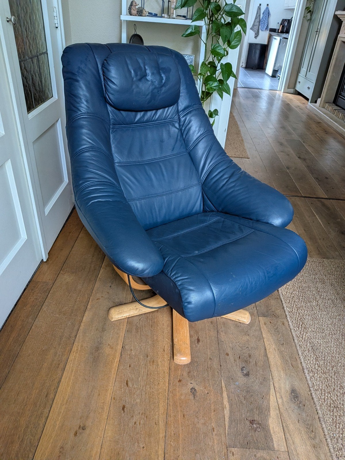 Mechanische lederen relaxfauteuil
Echt leer
In prima conditi, Huis en Inrichting, Fauteuils, Ophalen, Gebruikt, 75 tot 100 cm