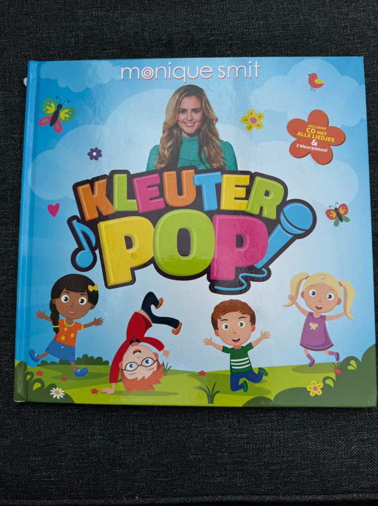 Kleuterpop boek Monique Smit met CD, Ophalen of Verzenden, Zo goed als nieuw