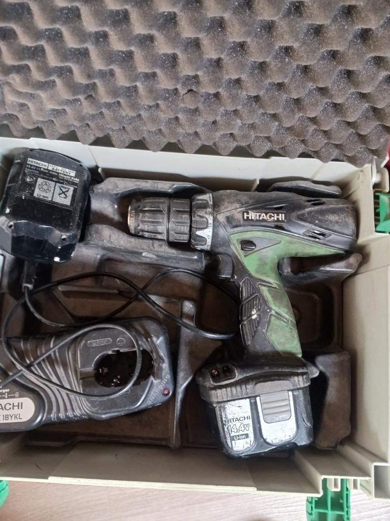 Hitachi DS 14DCL Accuboormachine met lader en accu, Doe-het-zelf en Verbouw, Gereedschap | Boormachines, Ophalen of Verzenden