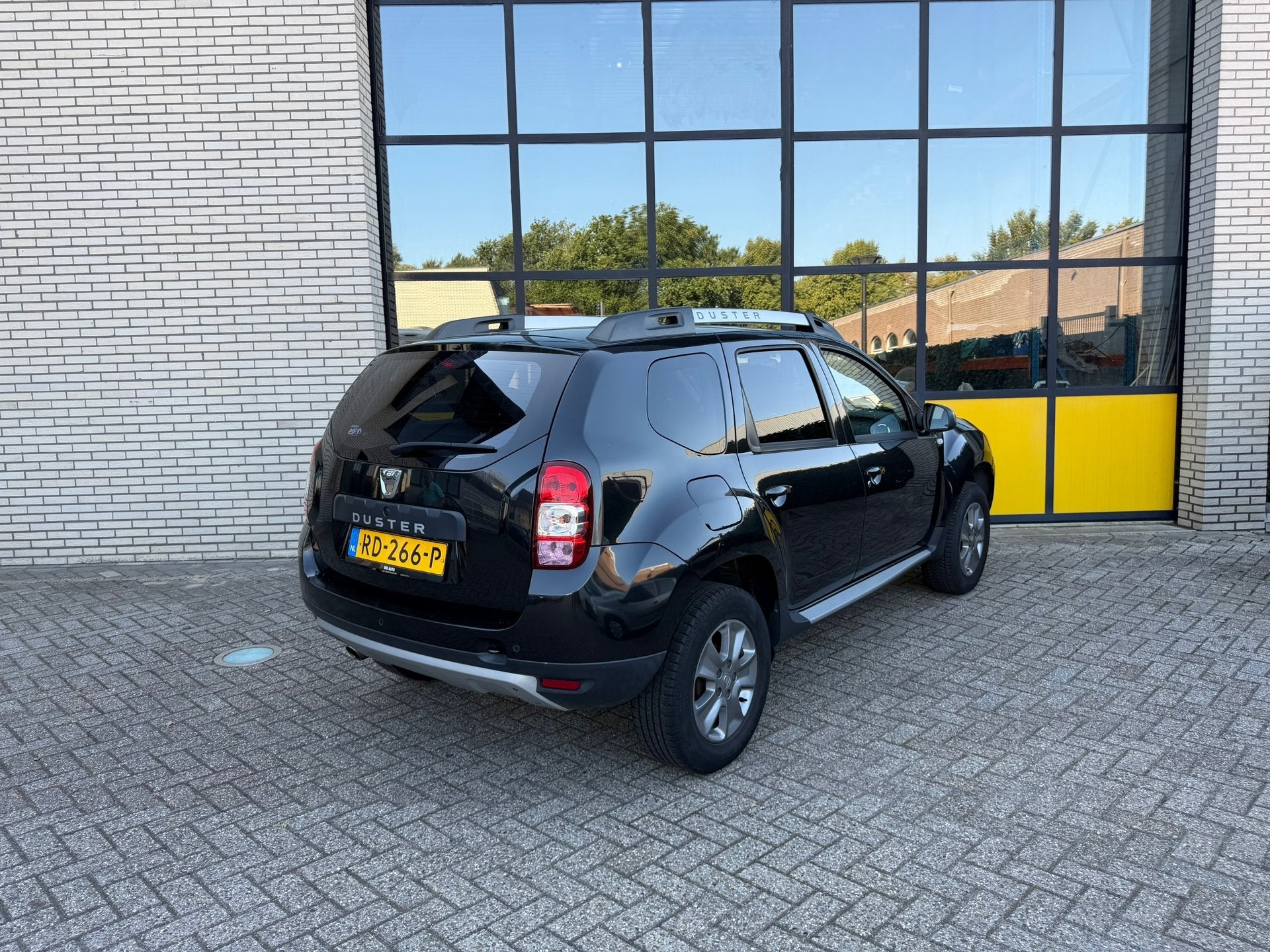 Dacia Duster 1.2 TCe 4x2 Prestige, Leer, Airco, Camera, Auto's, Voorwielaandrijving, 125 pk, Gebruikt, 4 cilinders
