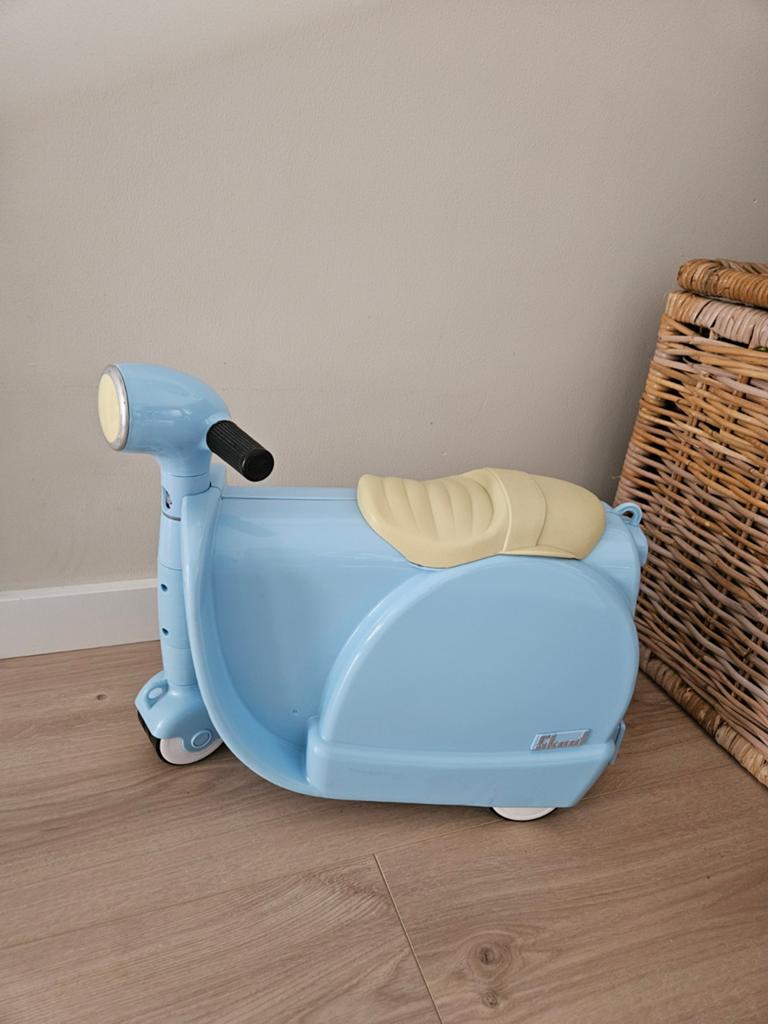 Skoot koffer Vespa, Kinderen en Baby's, Speelgoed | Hobbelfiguren, Ophalen, Zo goed als nieuw