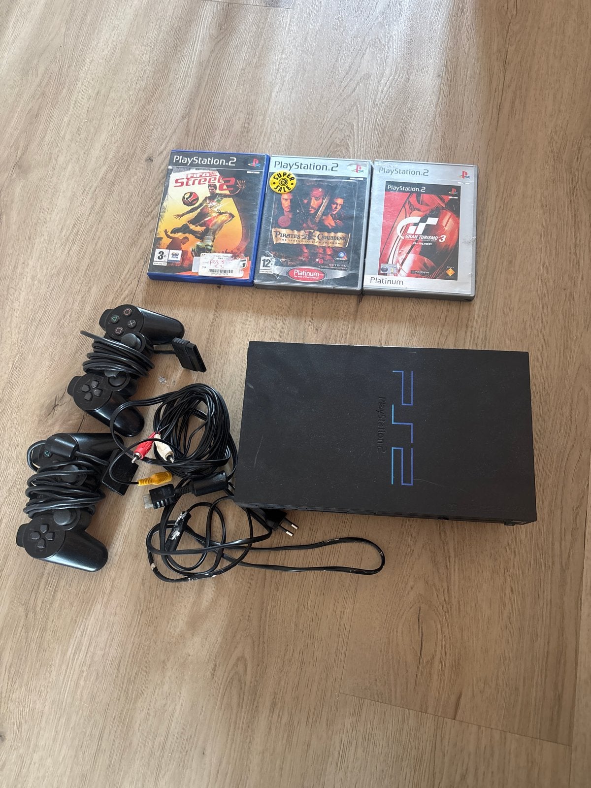 PlayStation 2 met toebehoren en 3 spellen, Ophalen, Gebruikt, Overige genres, 2 spelers