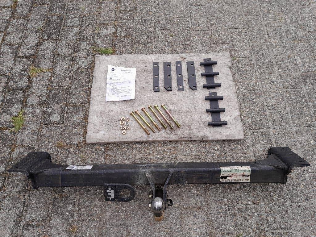 TREKHAAK - ORIGINEEL - NIEUW / NOS - NISSAN PATROL Y60, Auto-onderdelen, Ophalen, Nieuw
