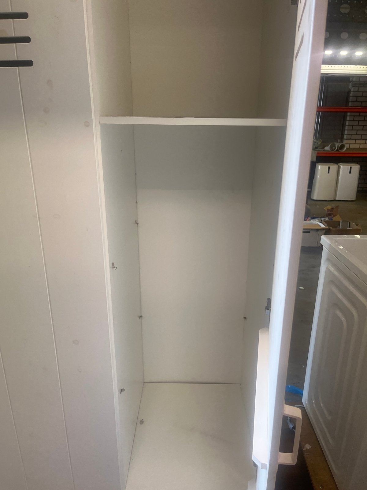 Ruime  woood Kinderkamer Kast - Wit met Louvre deuren, Ophalen, Gebruikt, Kast, 50 tot 70 cm