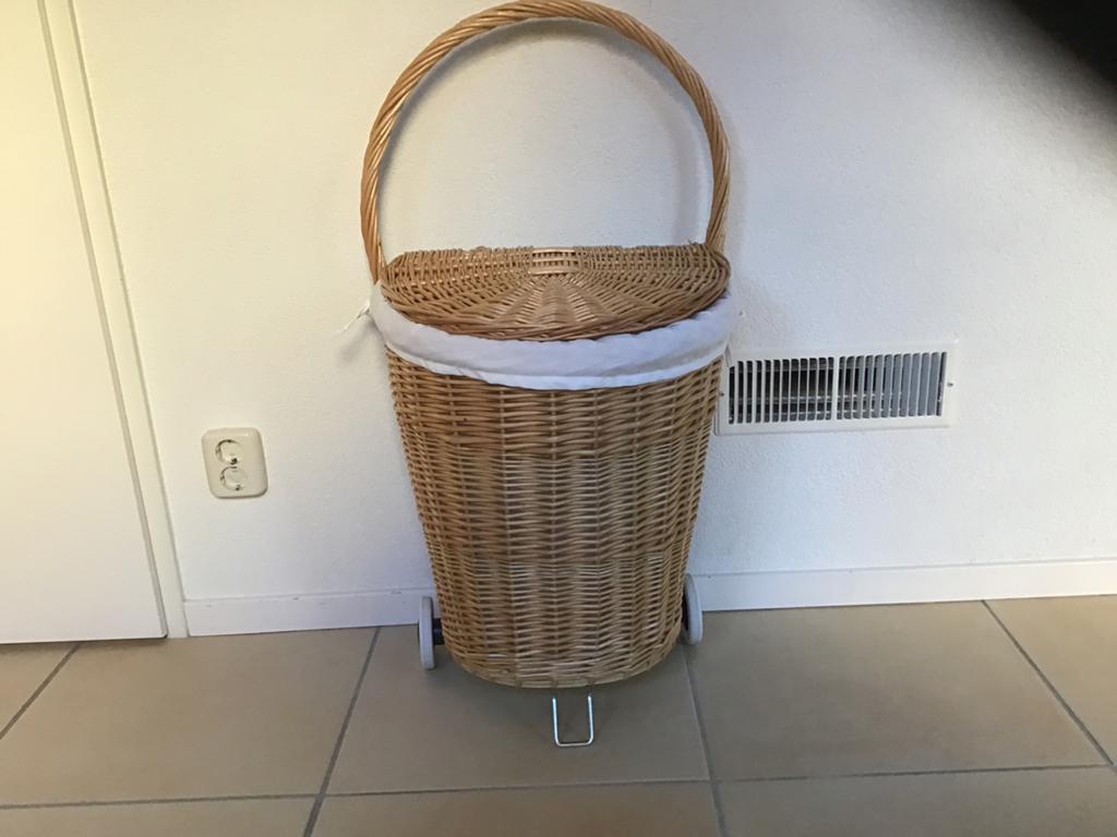 Wasmand basket Tolkning Ikea op wielen, Ophalen of Verzenden, Nieuw, Rechthoekig, Riet