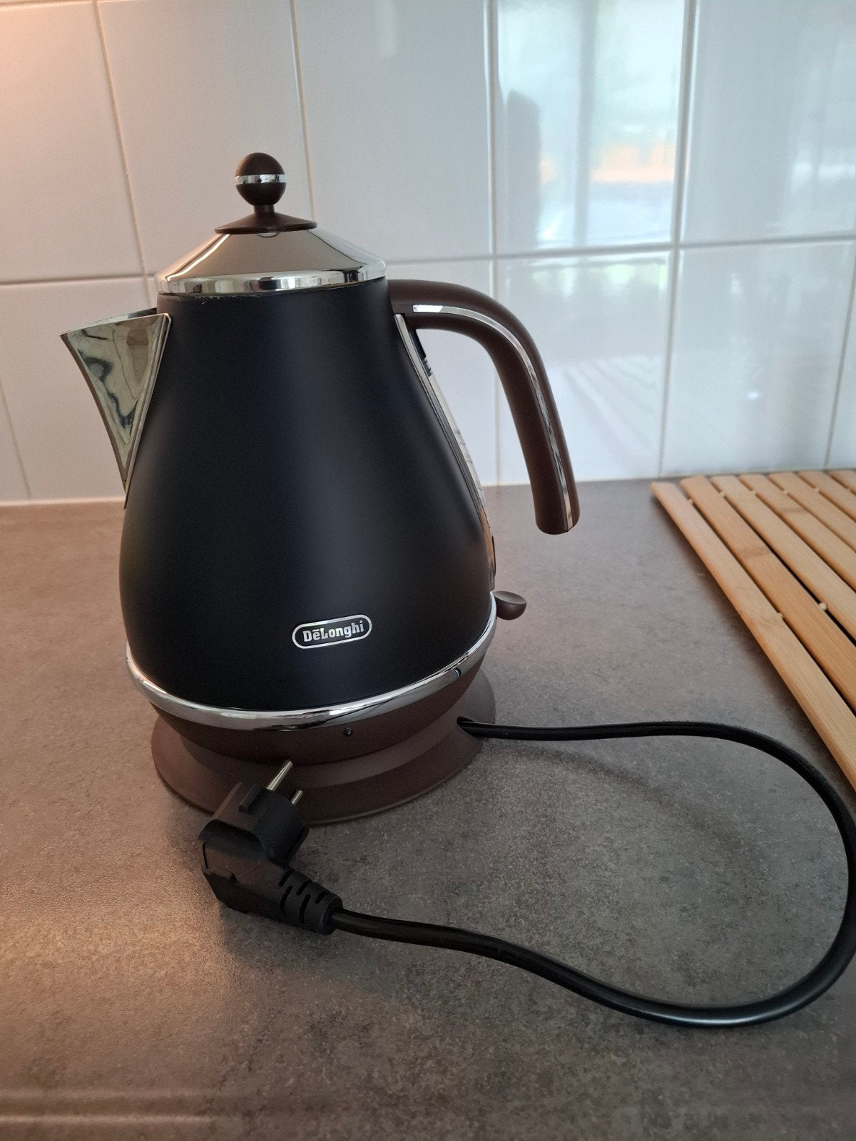 Vintage look waterkoker DeLonghi 1.7 liter ., 1 tot 2 liter, Ophalen, Gebruikt