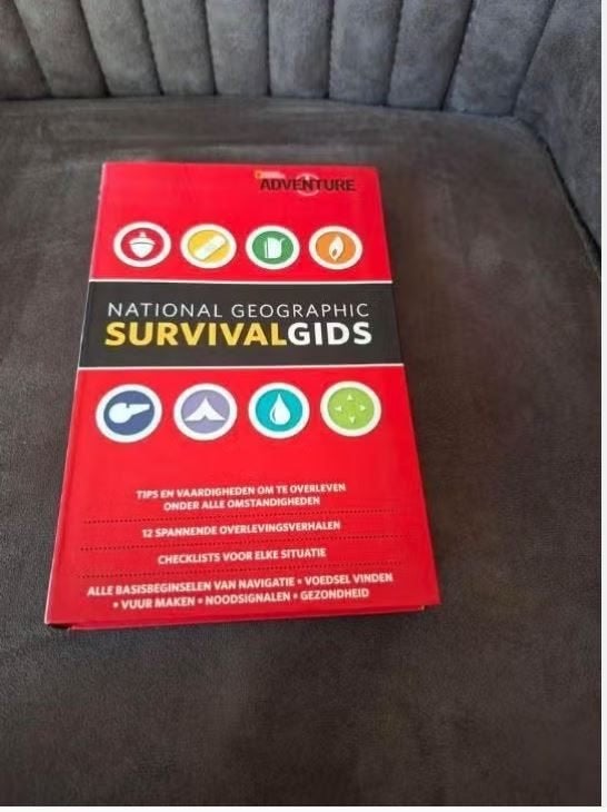National Geographic Survivalgids - Overleven in de natuur, Ophalen of Verzenden, Zo goed als nieuw, Natuur algemeen, National Geographic