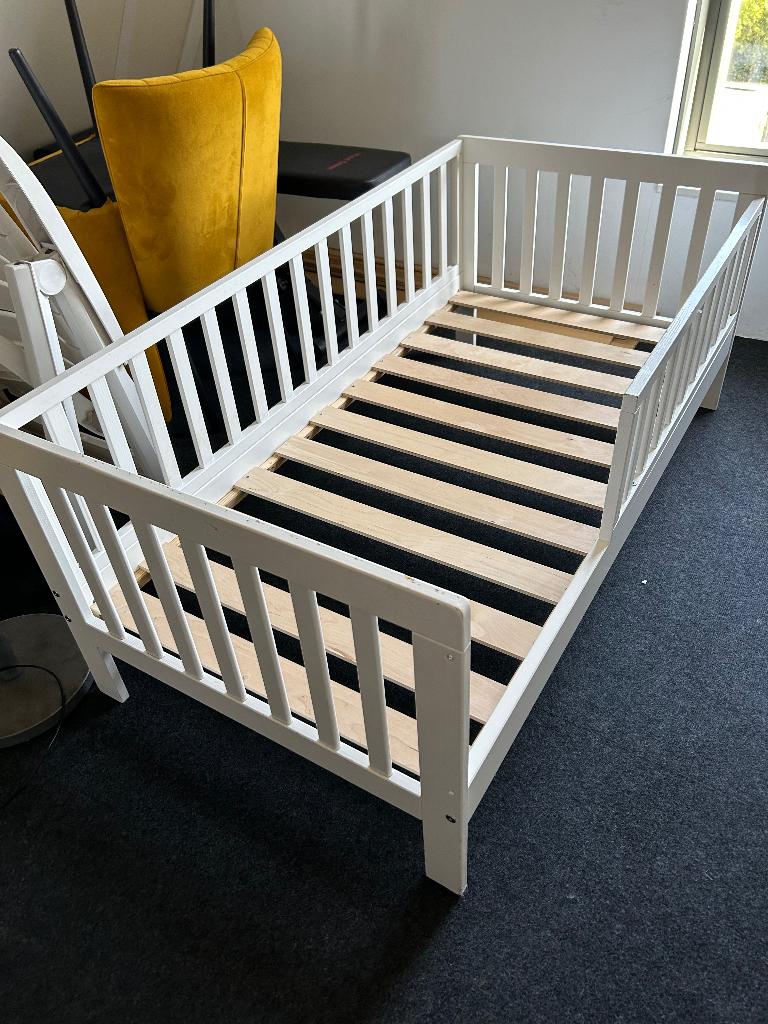 Kinderbed nr 1 - wit - gratis, Ophalen, Gebruikt, 70 tot 85 cm, 140 tot 160 cm