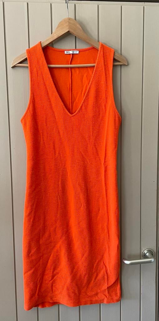 Mooie oranje zomerjurk van Zara maat XL met v hals., Maat 46/48 (XL) of groter, Oranje, Ophalen of Verzenden, Zo goed als nieuw