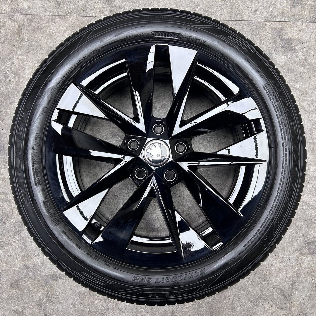 17  inch originele Rotare velgen + zomerbanden Skoda Octavia, Auto-onderdelen, -, -, Banden en Velgen, Nieuw