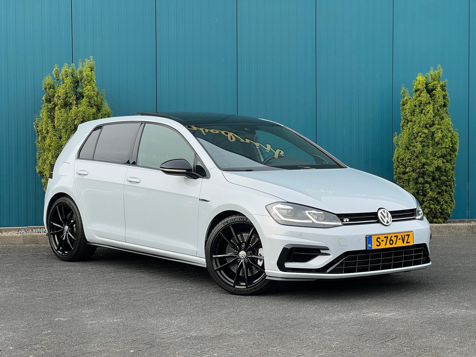 Volkswagen Golf R 2.0 TSI 300PK 4MOTION Pano|Dynaudio|Leder, Automaat, 4 cilinders, 1984 cc, Wit