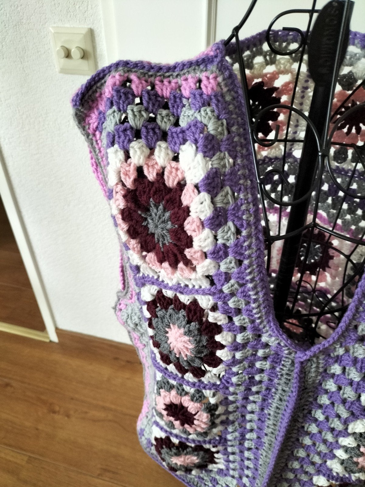 Handgehaakt Granny square giletvest mt.L/XL, Kleding | Dames, Overige kleuren, Lobeau, Maat 42/44 (L), Nieuw