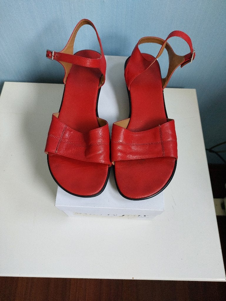 rode sandalen in prima staat,  maat 39 incl. doos., Zo goed als nieuw, Niet bekend, Rood, Sandalen of Muiltjes