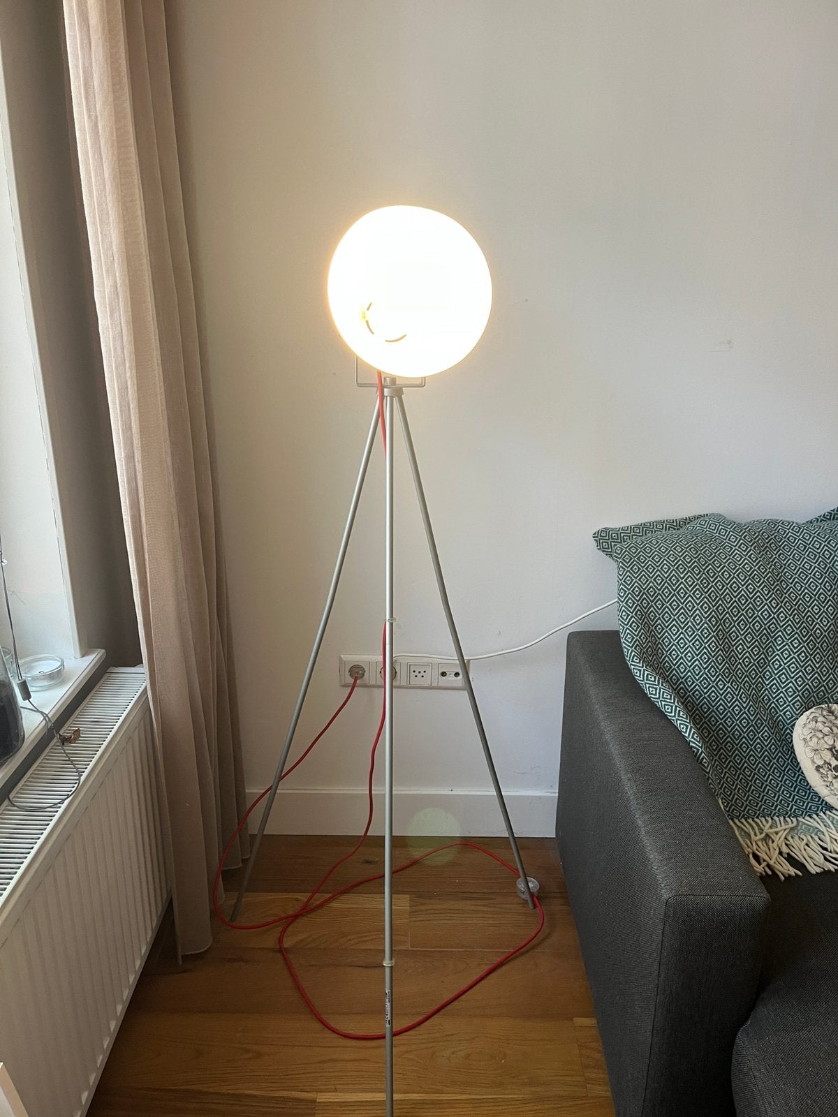 Staande lamp 145cm hoog + LED kleurenlamp, Huis en Inrichting, Ophalen, Zo goed als nieuw, 150 tot 200 cm