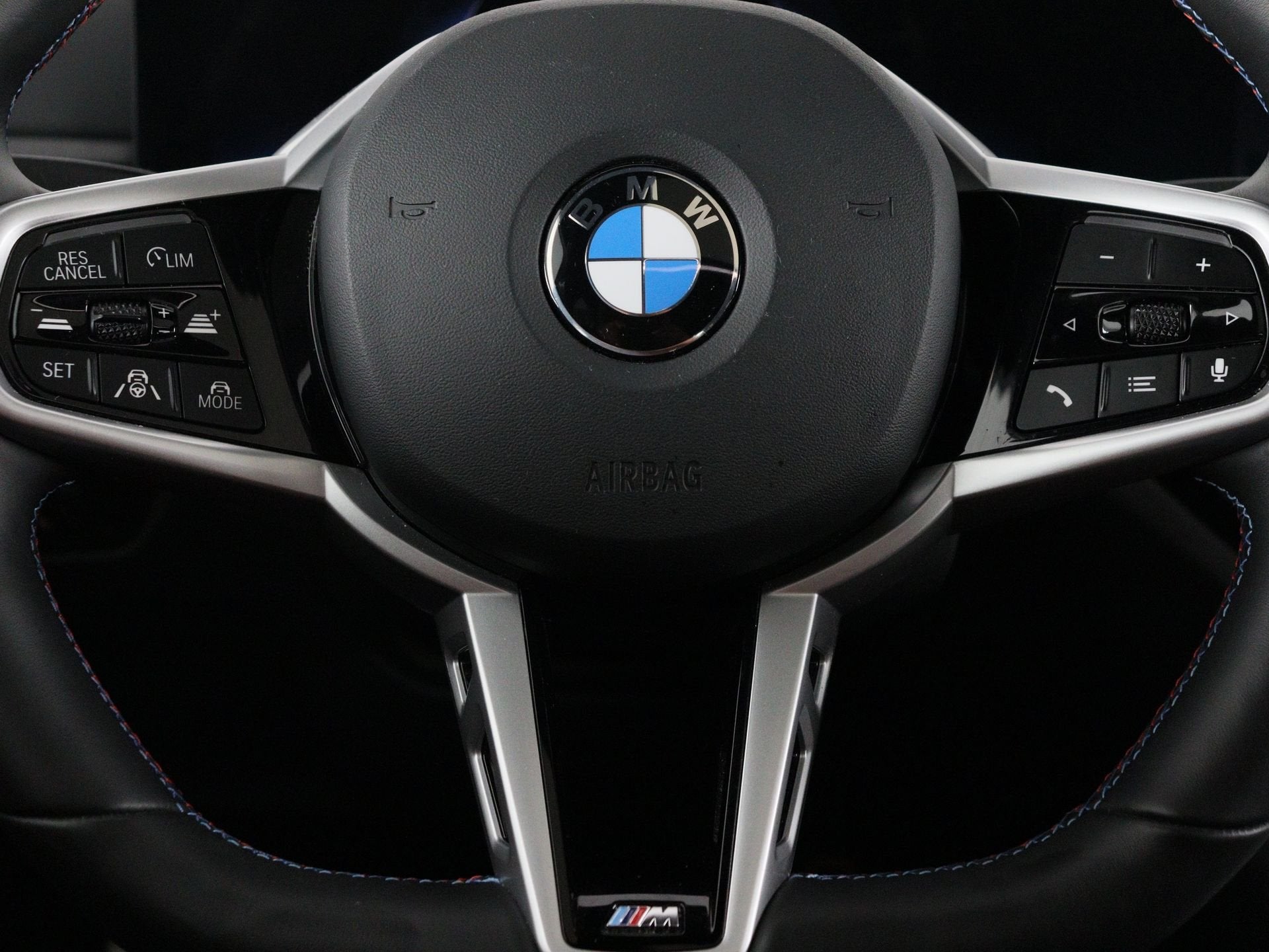 BMW i4 M60 M Sport Pro Edition 84 kWh (bj 2026, automaat), Auto's, Dealer onderhouden, Gebruikt, Zwart, Met garantie (alle)