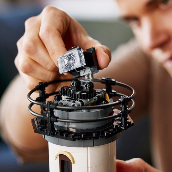 LEGO Ideas Gemotoriseerde vuurtoren met Lichtjes - 21335, Info@lego.com, Ruiterijschool 5, B-2930 Brasschaat, België, Lego, Ophalen of Verzenden
