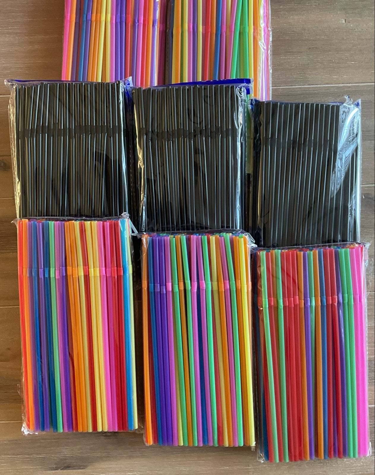 Plastic gekleurde en zwarte rietjes - Prijs per pakje., Overige typen, Nieuw, Ophalen of Verzenden, Meerkleurig