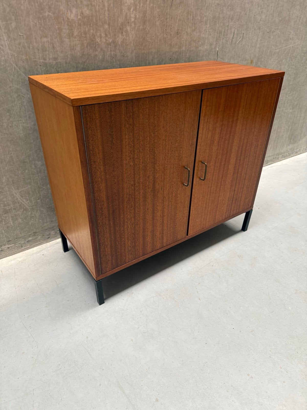 Mid Century Twee Deurs Kastje Simpla Lux Jaren '60, Ophalen of Verzenden