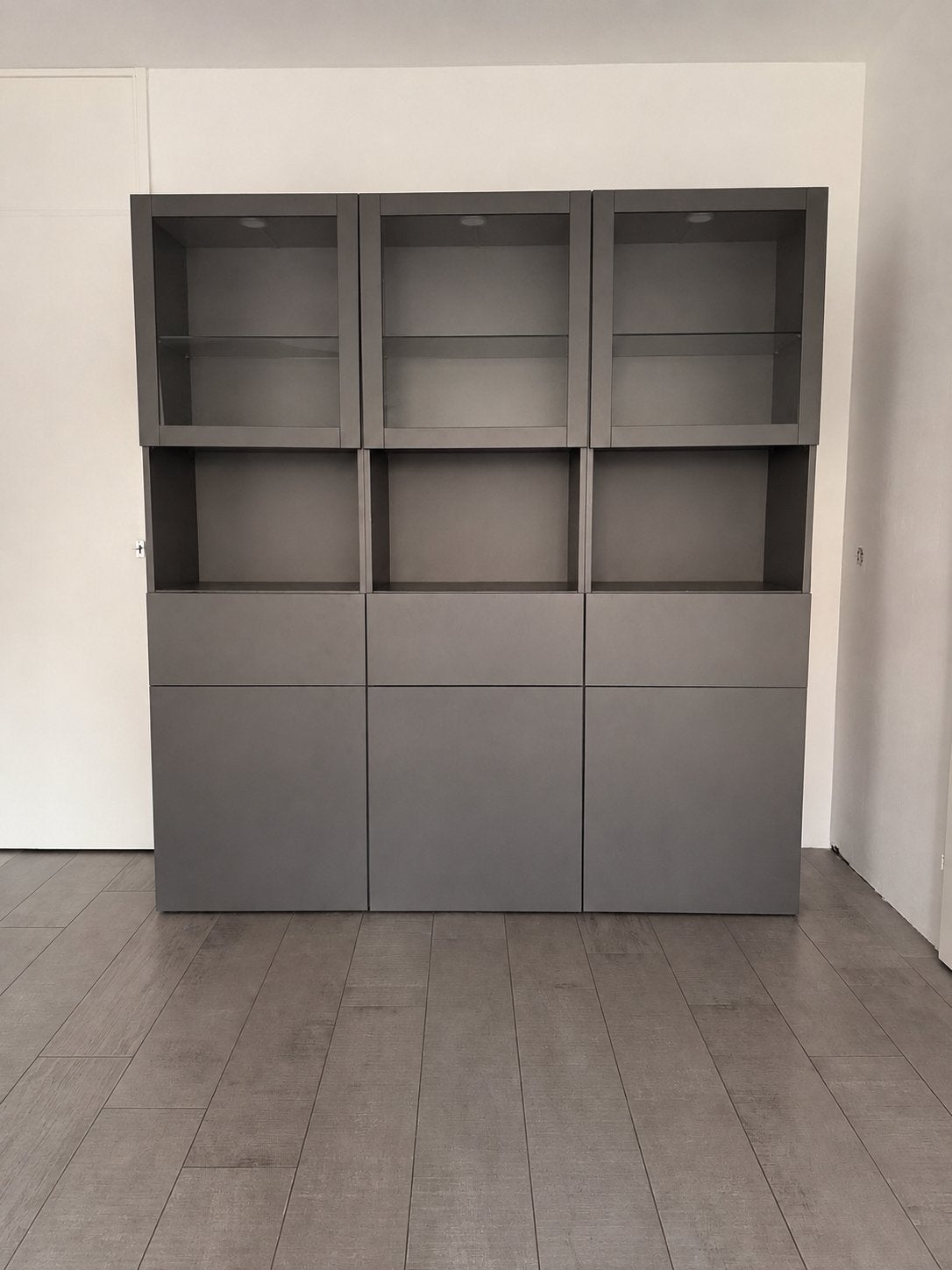 IKEA BESTÅ Kastcombinatie met verlichting vitrine kast, Ophalen, Overige materialen, 150 tot 200 cm, Zo goed als nieuw