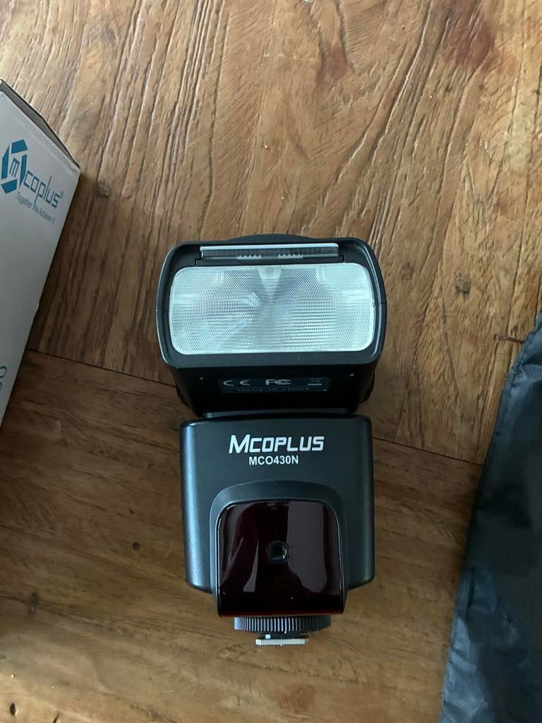 MCOPLUS Speedlite MCO430N Flitser voor Nikon, Ophalen of Verzenden, Zo goed als nieuw, Nikon, Kantelbaar