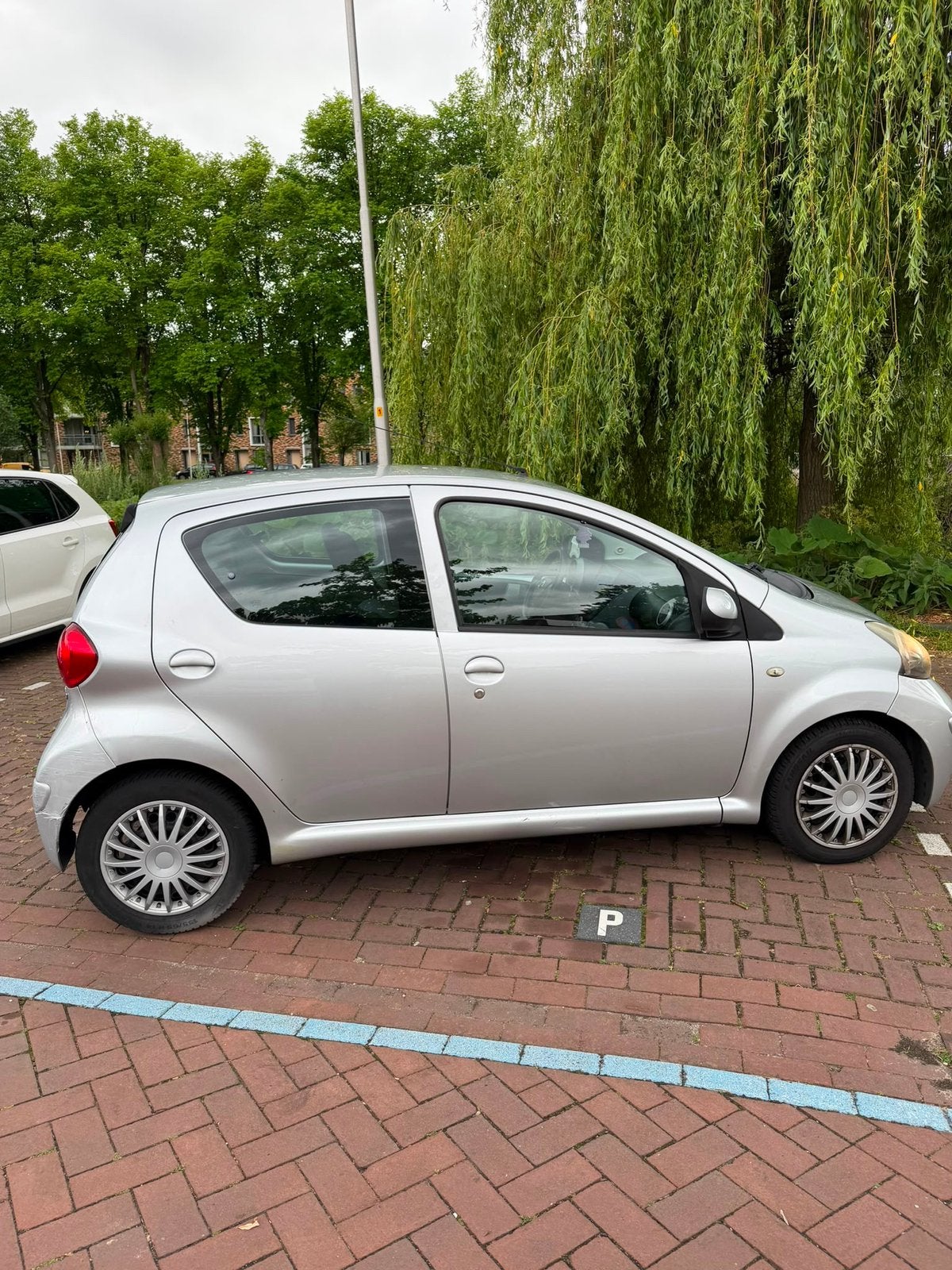 Toyota 2007 Grijs, 28 km/l, 4 stoelen, 68 pk, Particulier