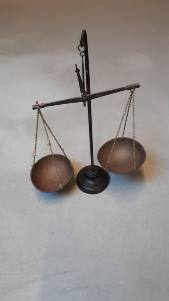 Te koop: oud antiek koperen weegschaaltje, Antiek en Kunst, Antiek | Koper en Brons, Ophalen of Verzenden, Koper