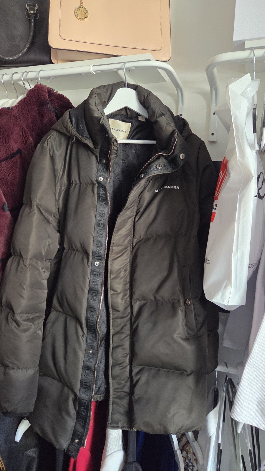 Daily Paper Puffer Jas, Kleding | Dames, Jassen | Winter, Maat 38/40 (M), Daily Paper, Ophalen of Verzenden, Zo goed als nieuw