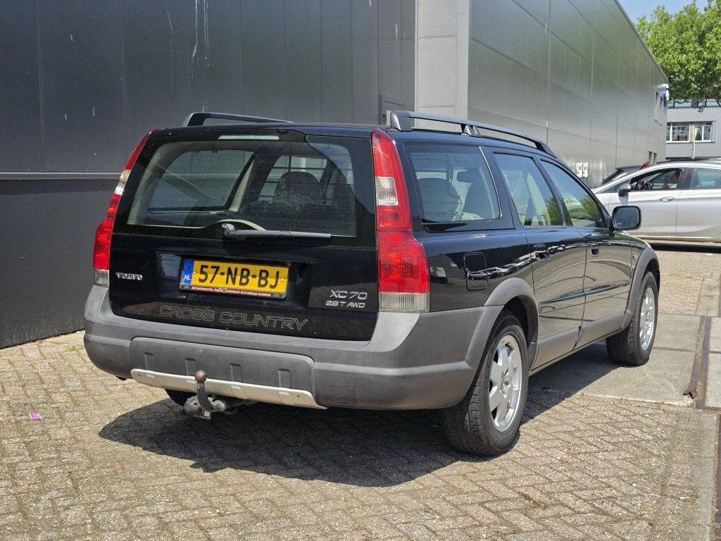 Volvo XC70 2.5 T Geartronic Comf. Line AWD Schuif/Leer/Ecc, Auto's, Volvo, Automaat, XC70, 1669 kg, Euro 4