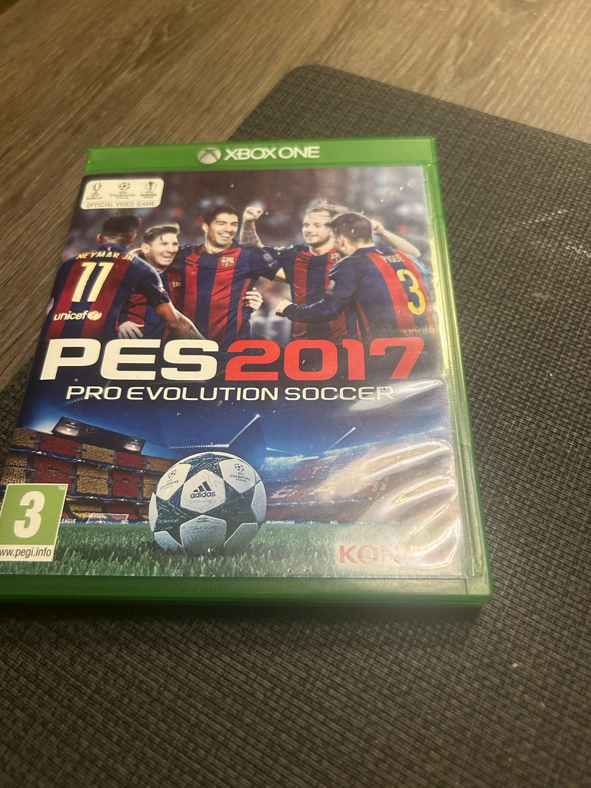 PES 2017 Pro Evolution Soccer - Xbox One, Nieuw, Eén computer, Ophalen of Verzenden, 3 spelers of meer