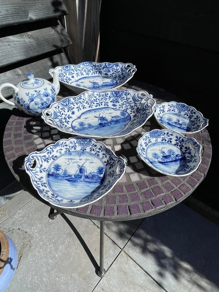 Delfts Blauw Servies Set - Windmolen Decor, Antiek en Kunst, Antiek | Porselein, Ophalen