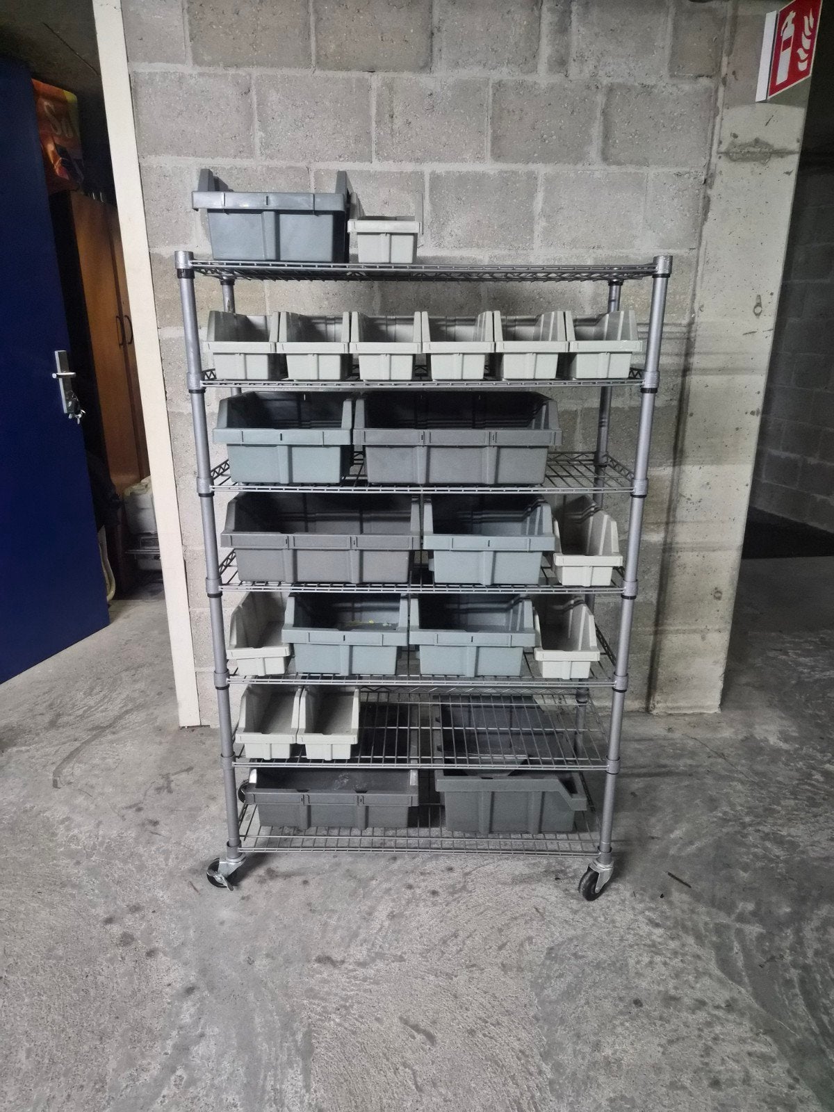 Verrijdbaar magazijnrek met bakken - 140x90x35cm, Ophalen of Verzenden, Gebruikt
