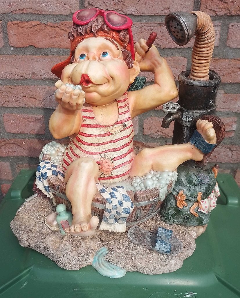 Badende Laaf 33 cm hoog, Ophalen of Verzenden, Zo goed als nieuw, Beeldje of Poppetje