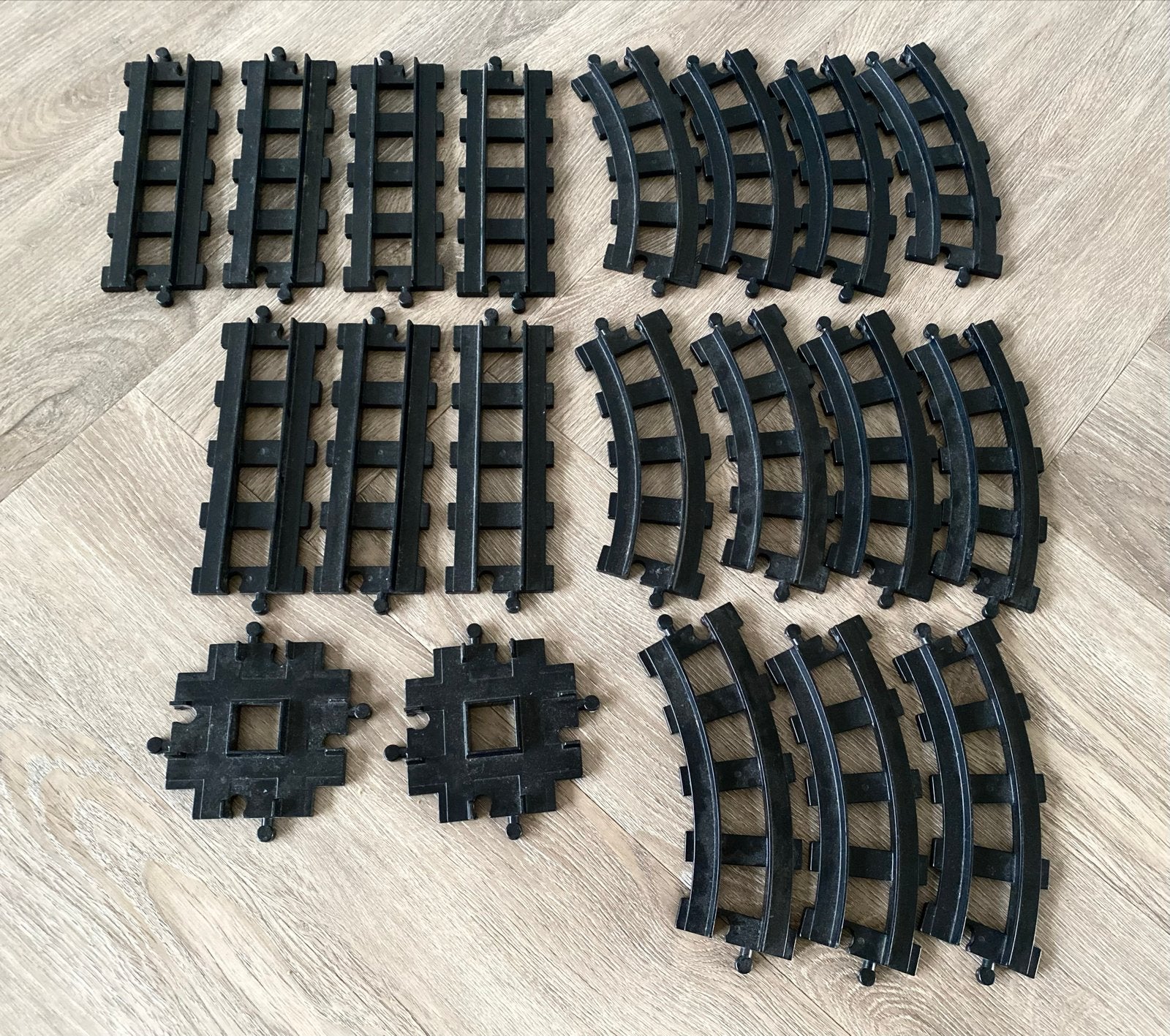 Lego duplo set spoorrails, recht en gebogen, met kruispunten, Kinderen en Baby's, Speelgoed | Duplo en Lego, Ophalen of Verzenden