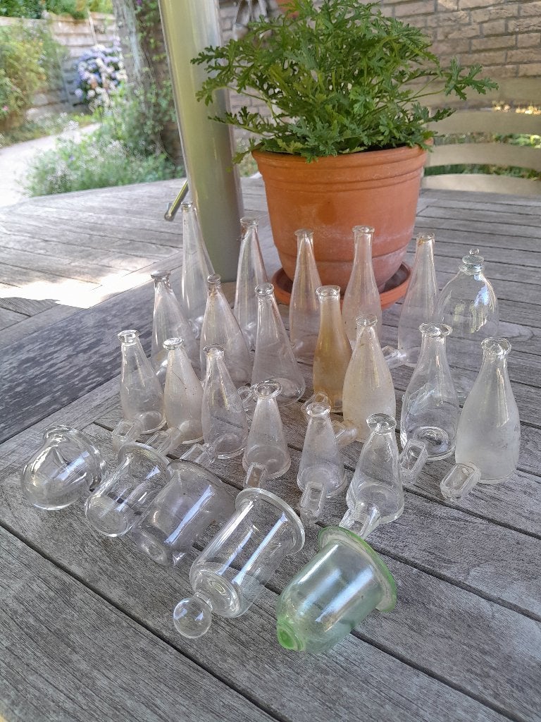 ~ Oude Glazen Porseleinen Vinkenbakjes Vogel Drinkflesjes, Ophalen of Verzenden, Gebruikt, Eten en Drinken