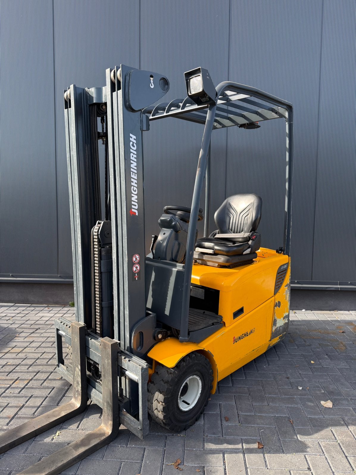 JUNGHEINRICH EFG115 1500KG TRIPLEX4,5M 6000UUR HEFTRUCK, 1000 tot 2000 kg, Ophalen, Elektrisch, Heftruck