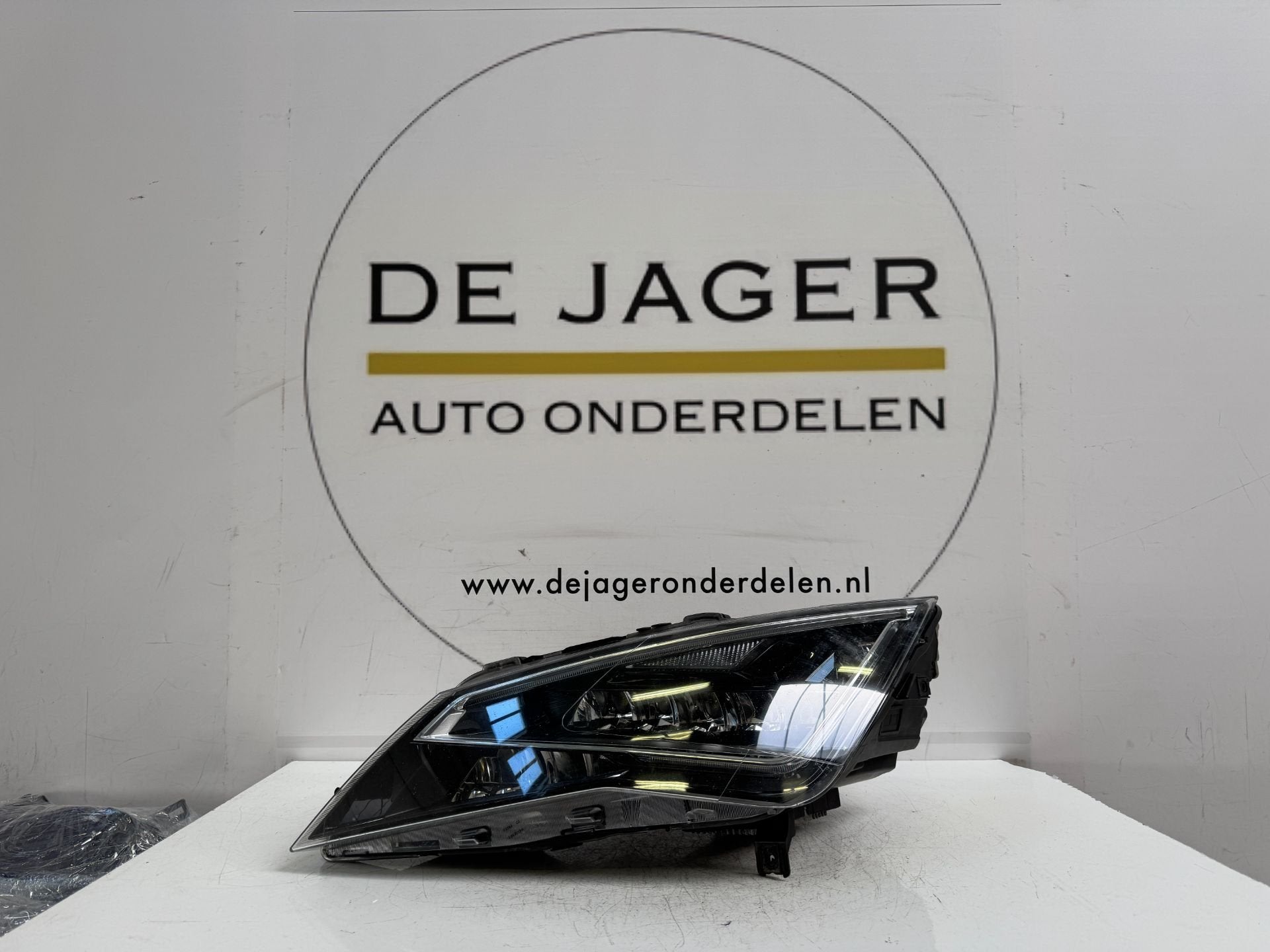 SEAT LEON 5F FACELIFT LED KOPLAMP LINKS COMPLEET 5F1941007E, Gebruikt, Autovia A-2, Km 585 585
08760  Martorell, ES, Ophalen of Verzenden