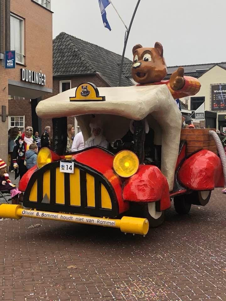 Olivier B Bommel mobiel, Ophalen, Zo goed als nieuw, Feestartikel, Carnaval