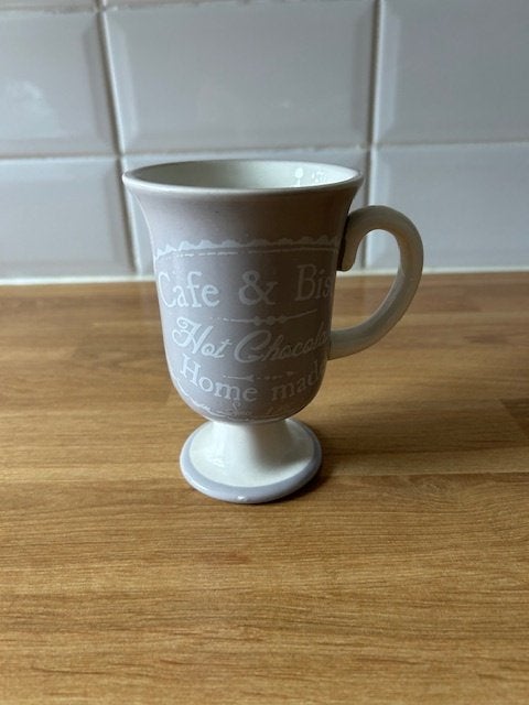 C19–koffiebeker op voet, Huis en Inrichting, Keuken | Servies, Ophalen of Verzenden, Gebruikt, Glas, Overige stijlen