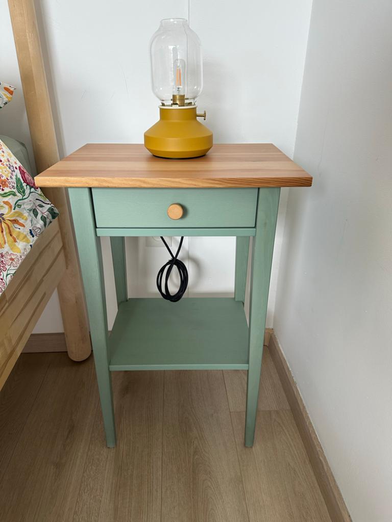 2 IKEA Hemnes Nachtkastje met lade en plank - Groen/Hout, Ophalen, Minder dan 45 cm, 55 tot 70 cm, Zo goed als nieuw