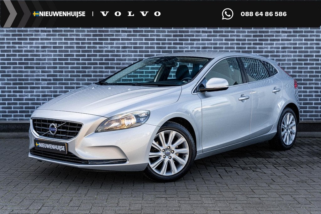 Volvo V40 1.6 T2 Momentum | RTI Navigatie | Climate Control, Automatische klimaatregeling, Gebruikt, Zwart, 4 cilinders