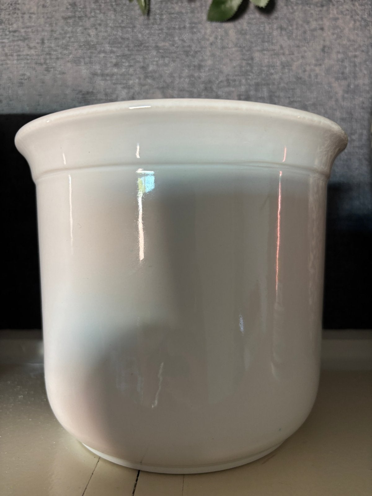Witte plantenpot - 16cm hoog, 17cm breed, Tuin en Terras, Gebruikt, Rond, Binnen, Ophalen of Verzenden