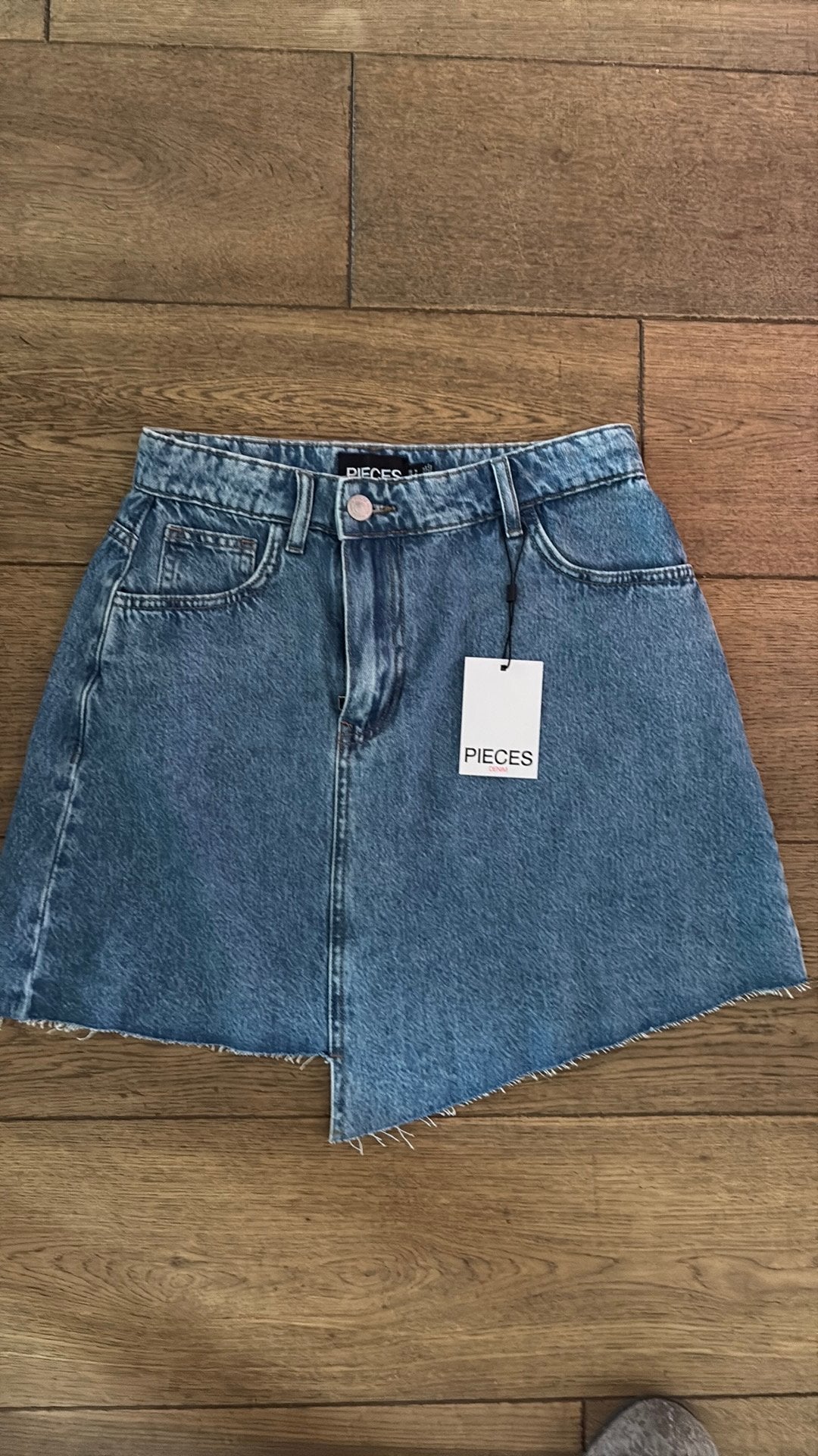 Nieuwe Pieces asymmetrische spijkerrok mt M, Maat 38/40 (M), Blauw, Nieuw, Ophalen of Verzenden